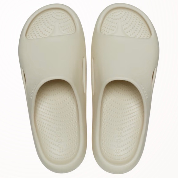 CROCS Classic LiteRide Slide in Cream main image 6